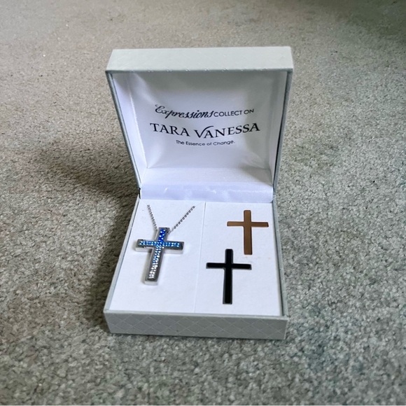 Tara Vanessa Woman’s NWT Interchangeable Cross Necklace - Picture 5 of 6
